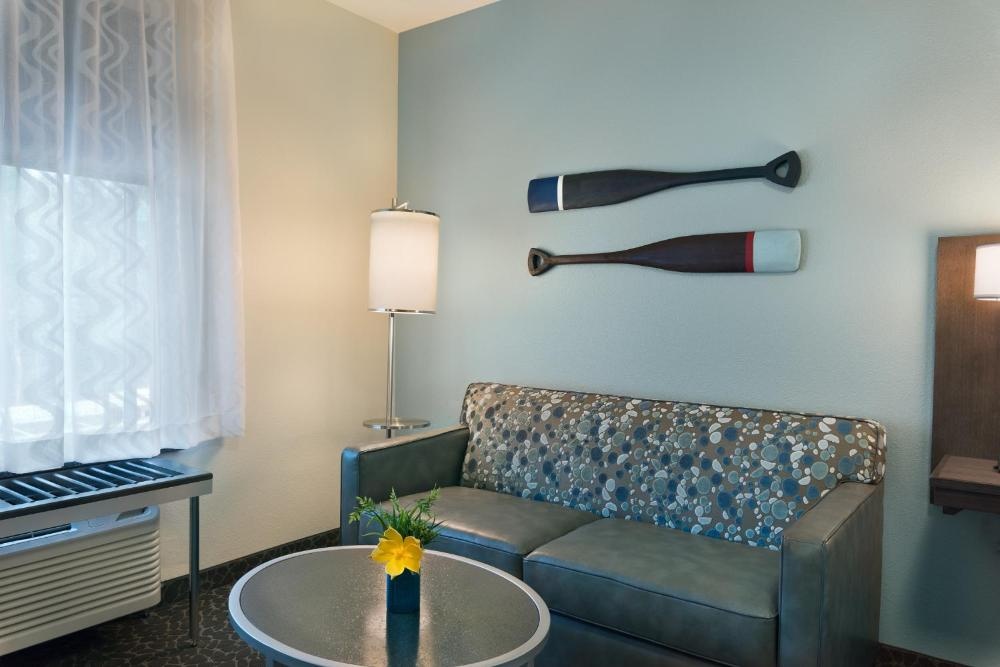Oxford Suites Bellingham Image 13