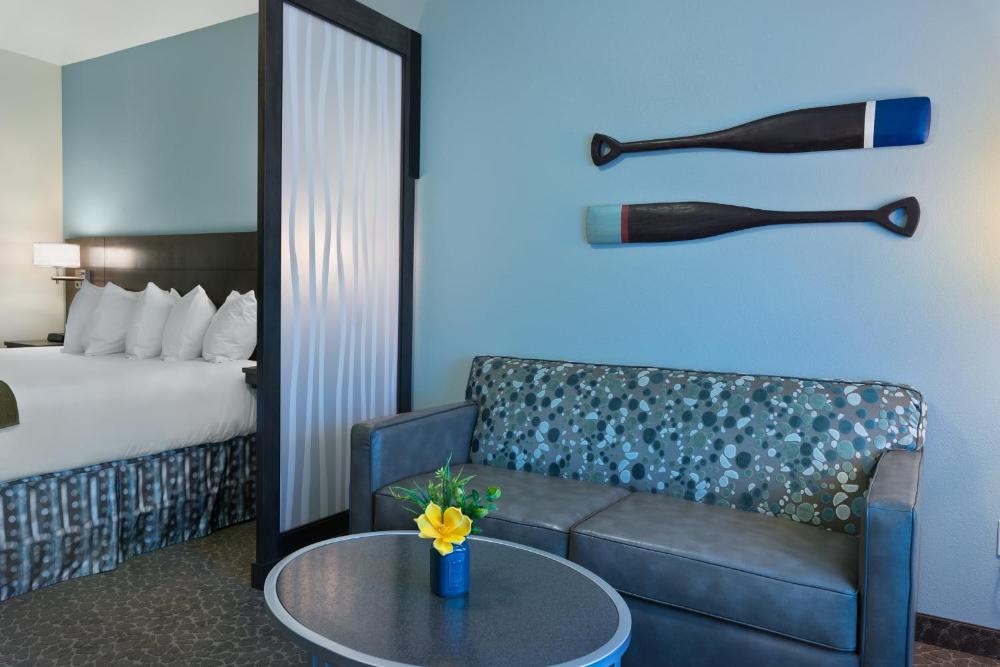 Oxford Suites Bellingham Image 16